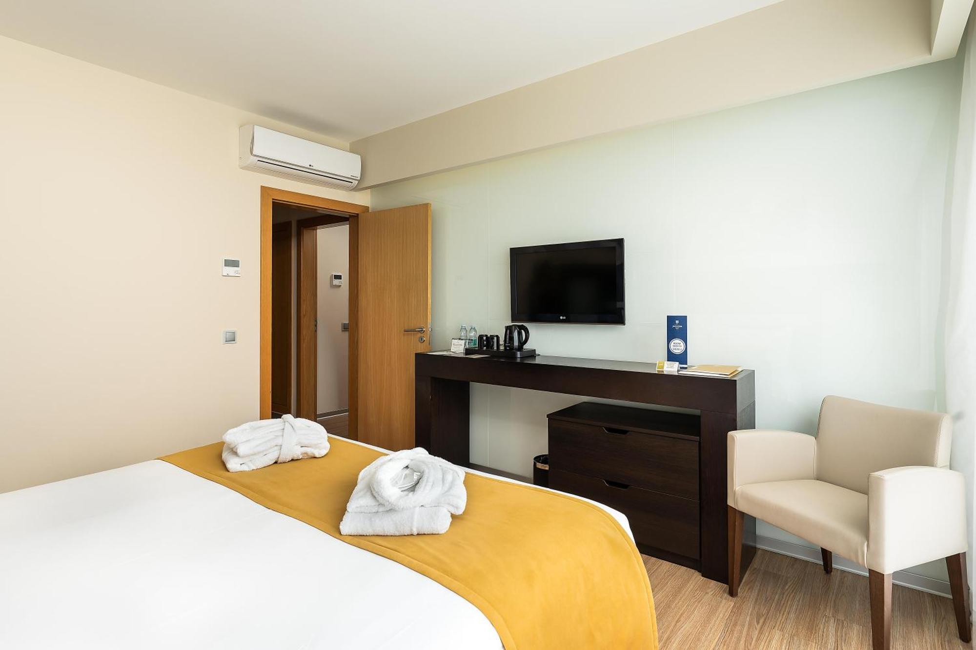 Jupiter Algarve Hotel Portimao Bagian luar foto